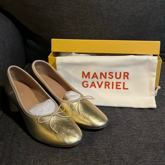 Mansur Gavriel Shoes - Mansur Gavriel gold pumps size 6